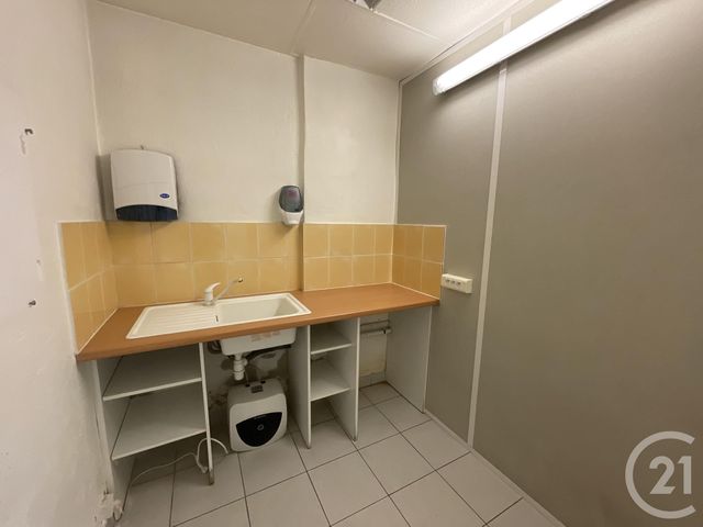 Afficher la photo en grand commerce à louer - 64.0 m2 - AUBAGNE - 13 - PROVENCE-ALPES-COTE-D-AZUR - Century 21 Agence Beaumond