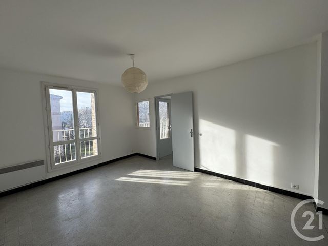 Appartement T3 à louer - 3 pièces - 52.74 m2 - AUBAGNE - 13 - PROVENCE-ALPES-COTE-D-AZUR - Century 21 Agence Beaumond
