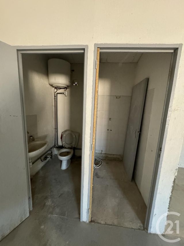 commerce à louer - 118.56 m2 - GEMENOS - 13 - PROVENCE-ALPES-COTE-D-AZUR - Century 21 Agence Beaumond