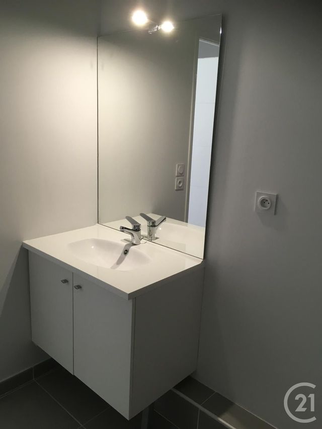 Appartement T1 à vendre - 2 pièces - 35.45 m2 - AUBAGNE - 13 - PROVENCE-ALPES-COTE-D-AZUR - Century 21 Agence Beaumond