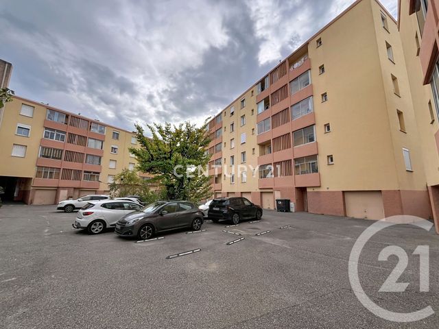 Appartement T3 à louer - 3 pièces - 73.12 m2 - ROQUEFORT LA BEDOULE - 13 - PROVENCE-ALPES-COTE-D-AZUR - Century 21 Agence Beaumond