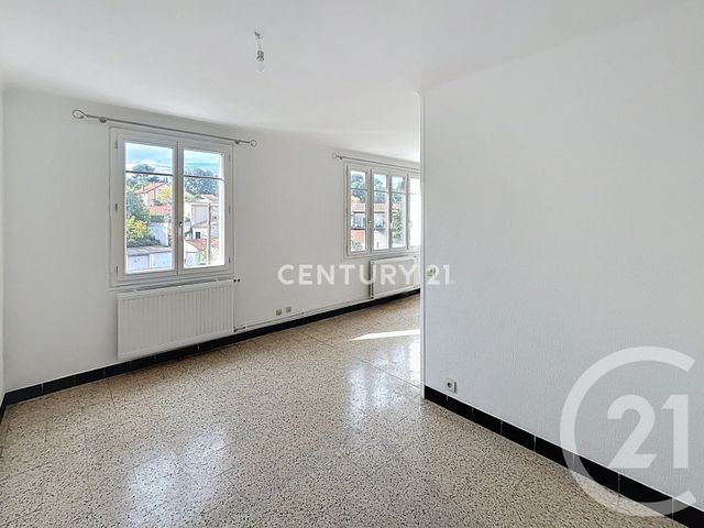 Appartement T3 à louer - 3 pièces - 73.12 m2 - ROQUEFORT LA BEDOULE - 13 - PROVENCE-ALPES-COTE-D-AZUR - Century 21 Agence Beaumond