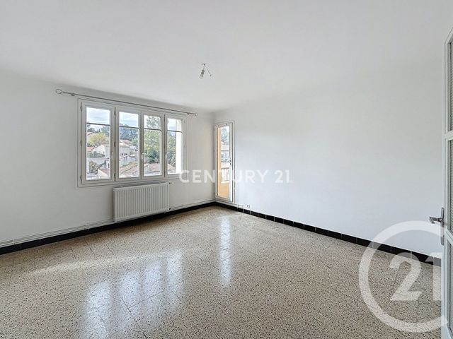 Appartement T3 à louer - 3 pièces - 73.12 m2 - ROQUEFORT LA BEDOULE - 13 - PROVENCE-ALPES-COTE-D-AZUR - Century 21 Agence Beaumond