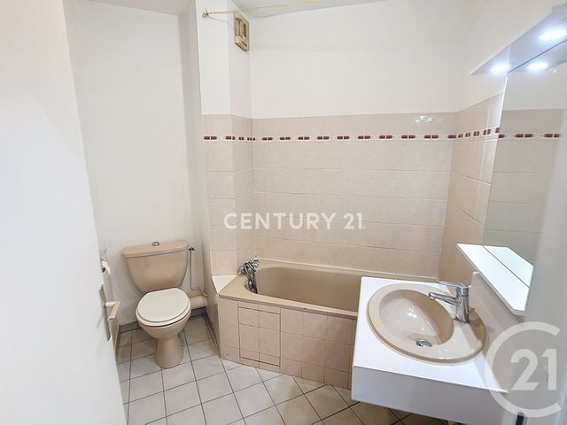 Appartement T2 à louer - 2 pièces - 48.35 m2 - AUBAGNE - 13 - PROVENCE-ALPES-COTE-D-AZUR - Century 21 Agence Beaumond