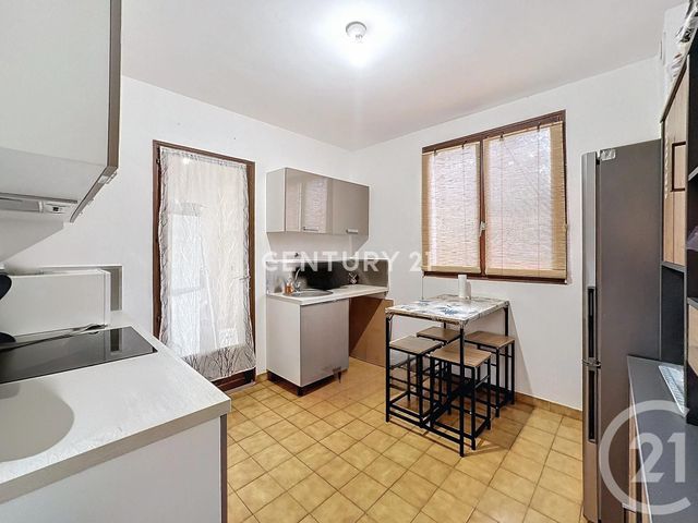 Appartement T2 à louer - 2 pièces - 62.7 m2 - AUBAGNE - 13 - PROVENCE-ALPES-COTE-D-AZUR - Century 21 Agence Beaumond