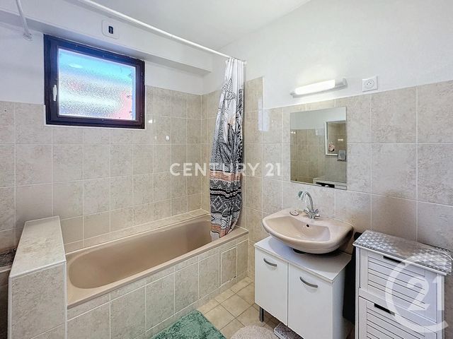 Appartement T2 à louer - 2 pièces - 62.7 m2 - AUBAGNE - 13 - PROVENCE-ALPES-COTE-D-AZUR - Century 21 Agence Beaumond