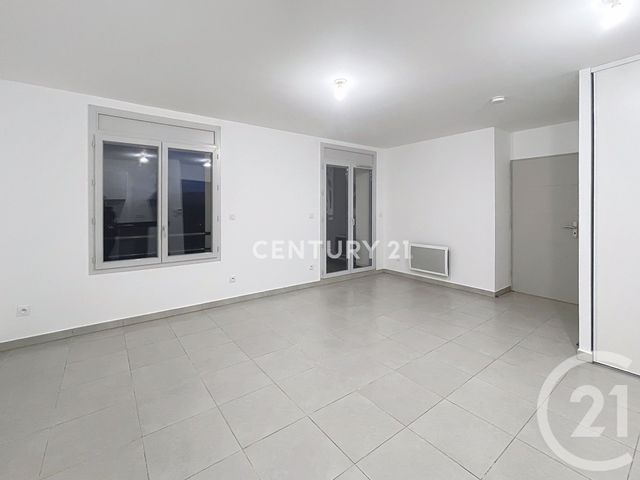 Appartement T2 à louer - 2 pièces - 43.4 m2 - PEYPIN - 13 - PROVENCE-ALPES-COTE-D-AZUR - Century 21 Agence Beaumond