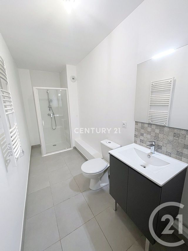 Appartement T2 à louer - 2 pièces - 43.4 m2 - PEYPIN - 13 - PROVENCE-ALPES-COTE-D-AZUR - Century 21 Agence Beaumond