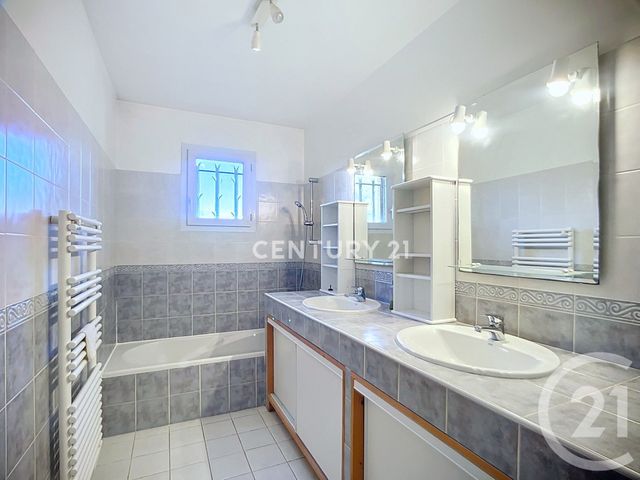 maison à vendre - 5 pièces - 124.61 m2 - AUBAGNE - 13 - PROVENCE-ALPES-COTE-D-AZUR - Century 21 Agence Beaumond