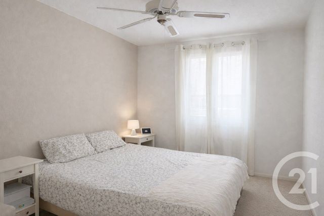 Appartement T3 à vendre - 3 pièces - 66.72 m2 - AUBAGNE - 13 - PROVENCE-ALPES-COTE-D-AZUR - Century 21 Agence Beaumond