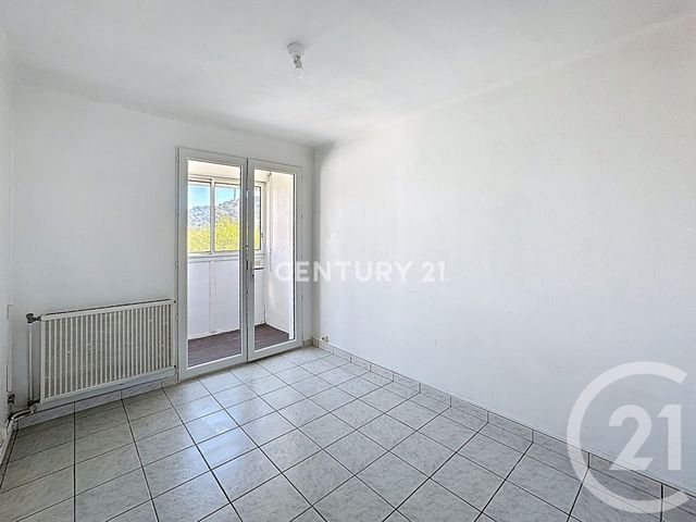 Appartement T3 à louer - 3 pièces - 59.32 m2 - CARNOUX EN PROVENCE - 13 - PROVENCE-ALPES-COTE-D-AZUR - Century 21 Agence Beaumond