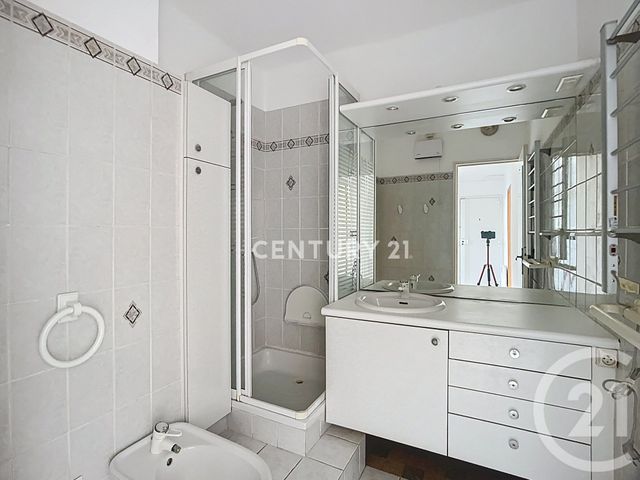 Appartement T3 à vendre - 3 pièces - 55.41 m2 - AUBAGNE - 13 - PROVENCE-ALPES-COTE-D-AZUR - Century 21 Agence Beaumond