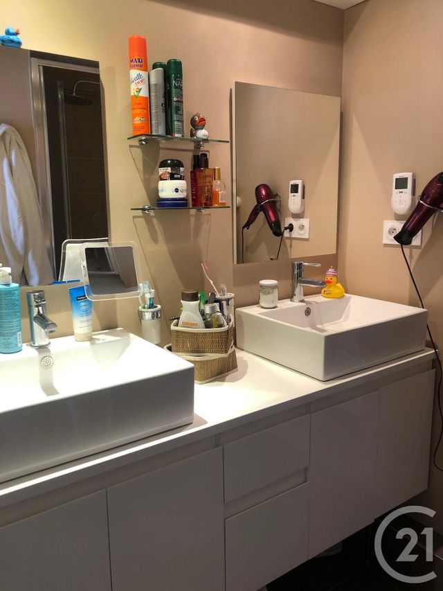 Appartement T3 à louer - 3 pièces - 65.65 m2 - AUBAGNE - 13 - PROVENCE-ALPES-COTE-D-AZUR - Century 21 Agence Beaumond