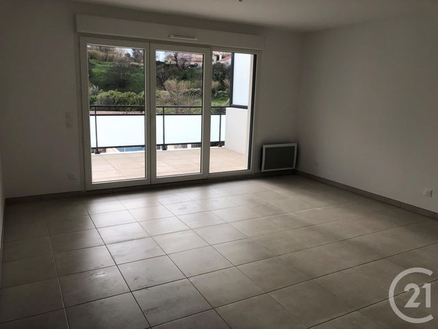 Appartement T3 à louer - 3 pièces - 60.68 m2 - MARSEILLE - 13011 - PROVENCE-ALPES-COTE-D-AZUR - Century 21 Agence Beaumond