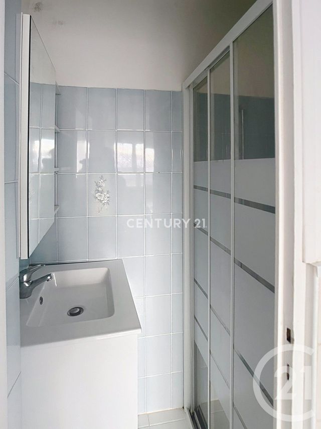 Appartement T2 à louer - 2 pièces - 36.25 m2 - AUBAGNE - 13 - PROVENCE-ALPES-COTE-D-AZUR - Century 21 Agence Beaumond