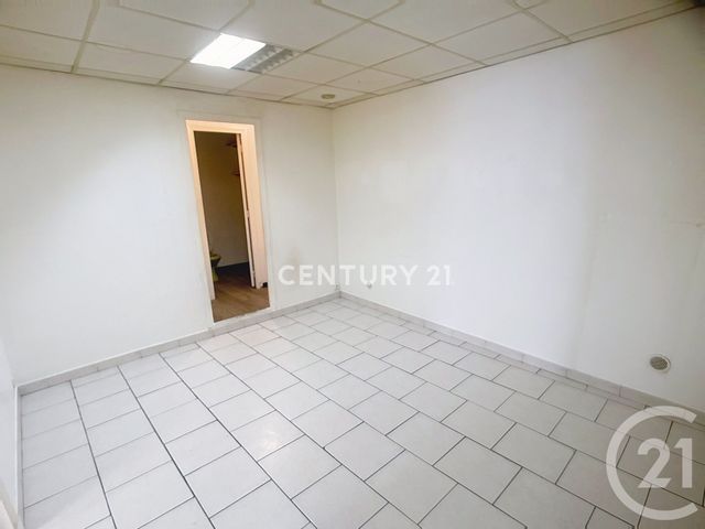commerce à louer - 43.18 m2 - LA PENNE SUR HUVEAUNE - 13 - PROVENCE-ALPES-COTE-D-AZUR - Century 21 Agence Beaumond