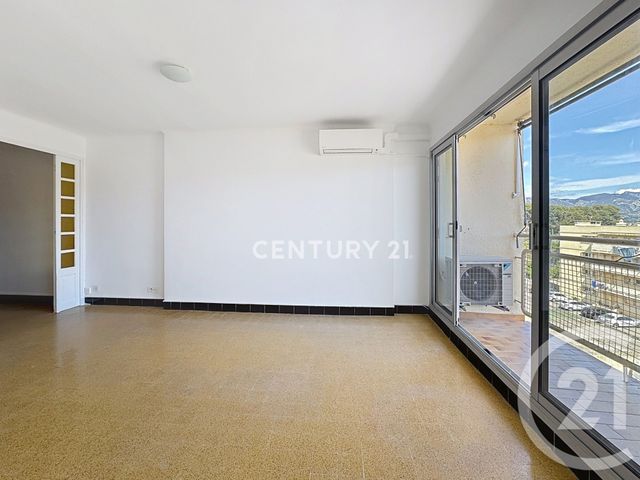Appartement F3 à louer - 3 pièces - 63.53 m2 - AUBAGNE - 13 - PROVENCE-ALPES-COTE-D-AZUR - Century 21 Agence Beaumond