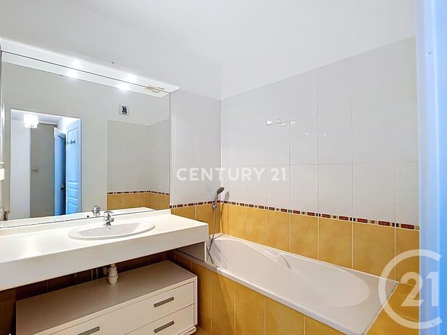 Appartement F4 à vendre - 4 pièces - 80.06 m2 - AUBAGNE - 13 - PROVENCE-ALPES-COTE-D-AZUR - Century 21 Agence Beaumond