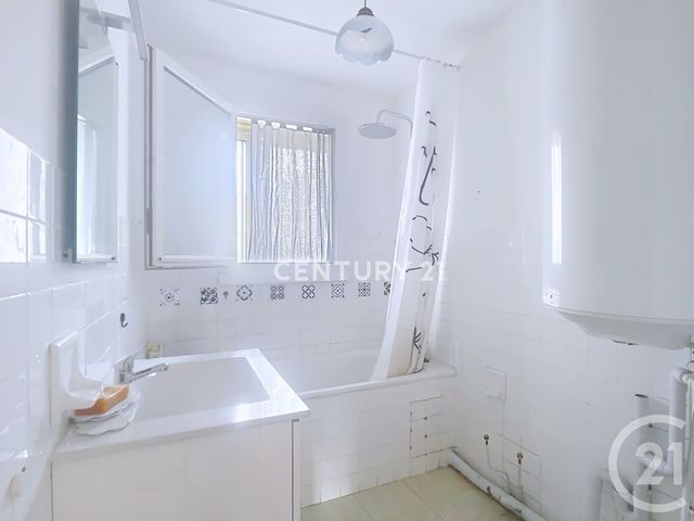 Appartement F4 à vendre - 4 pièces - 70.0 m2 - AUBAGNE - 13 - PROVENCE-ALPES-COTE-D-AZUR - Century 21 Agence Beaumond