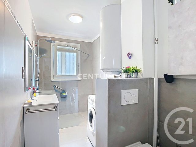 Appartement T3 à vendre - 4 pièces - 73.25 m2 - AUBAGNE - 13 - PROVENCE-ALPES-COTE-D-AZUR - Century 21 Agence Beaumond