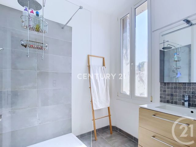 Appartement F3 à vendre - 3 pièces - 55.3 m2 - AUBAGNE - 13 - PROVENCE-ALPES-COTE-D-AZUR - Century 21 Agence Beaumond
