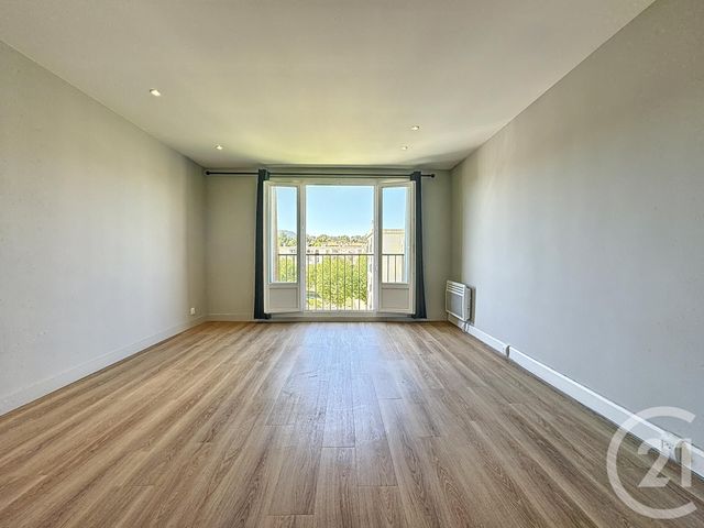 Appartement T3 à louer - 3 pièces - 52.8 m2 - AUBAGNE - 13 - PROVENCE-ALPES-COTE-D-AZUR - Century 21 Agence Beaumond