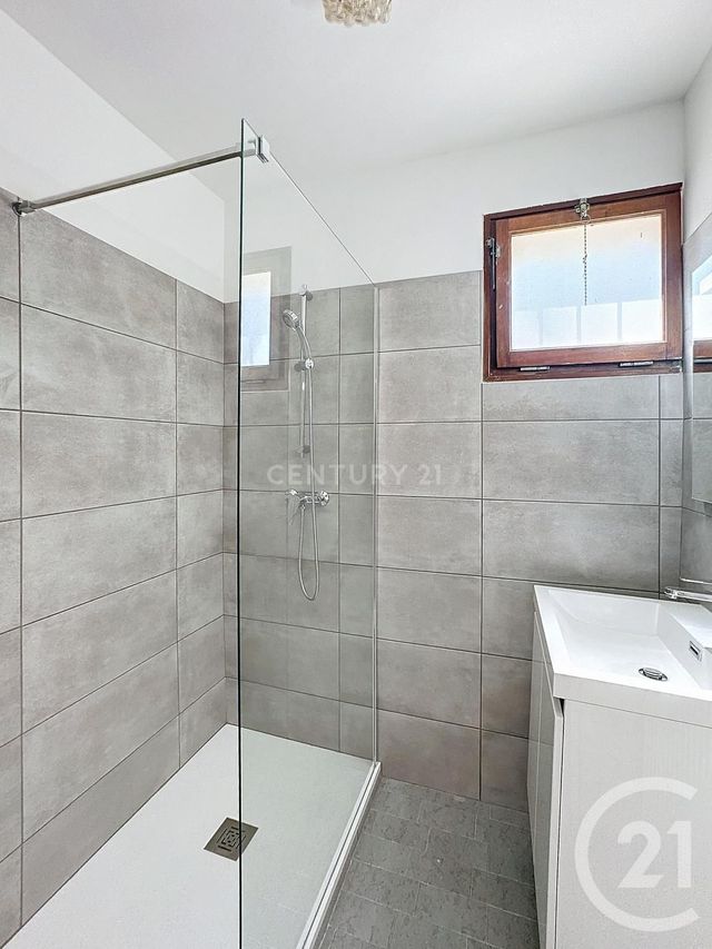 Appartement T4 à louer - 4 pièces - 76.26 m2 - AUBAGNE - 13 - PROVENCE-ALPES-COTE-D-AZUR - Century 21 Agence Beaumond