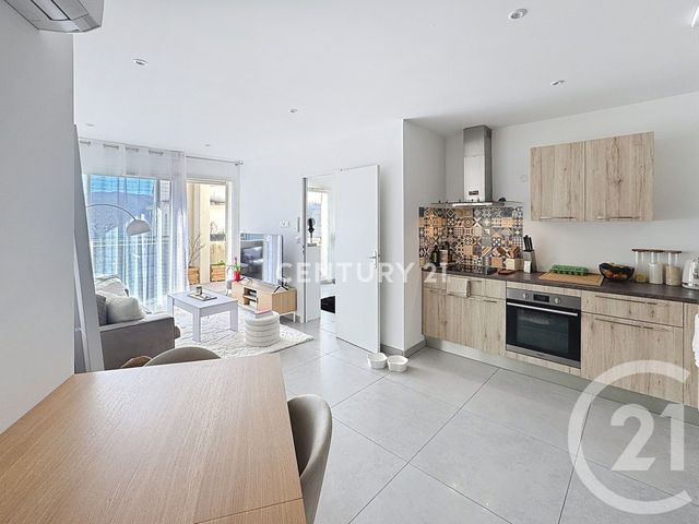 Appartement T2 à louer - 2 pièces - 59.57 m2 - MARSEILLE - 13012 - PROVENCE-ALPES-COTE-D-AZUR - Century 21 Agence Beaumond