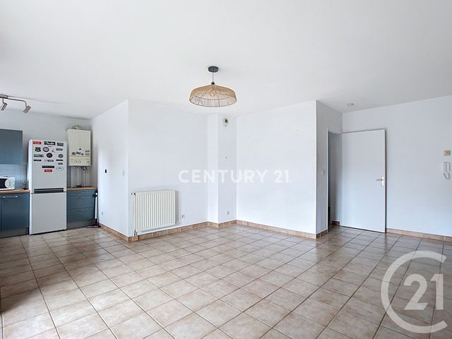 Appartement T3 à vendre - 3 pièces - 73.71 m2 - ROQUEVAIRE - 13 - PROVENCE-ALPES-COTE-D-AZUR - Century 21 Agence Beaumond