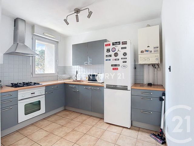 Appartement T3 à vendre - 3 pièces - 73.71 m2 - ROQUEVAIRE - 13 - PROVENCE-ALPES-COTE-D-AZUR - Century 21 Agence Beaumond