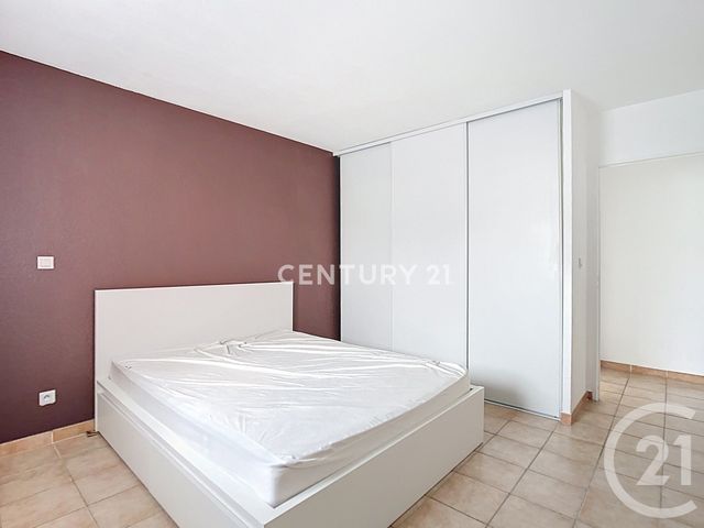 Appartement T3 à vendre - 3 pièces - 73.71 m2 - ROQUEVAIRE - 13 - PROVENCE-ALPES-COTE-D-AZUR - Century 21 Agence Beaumond