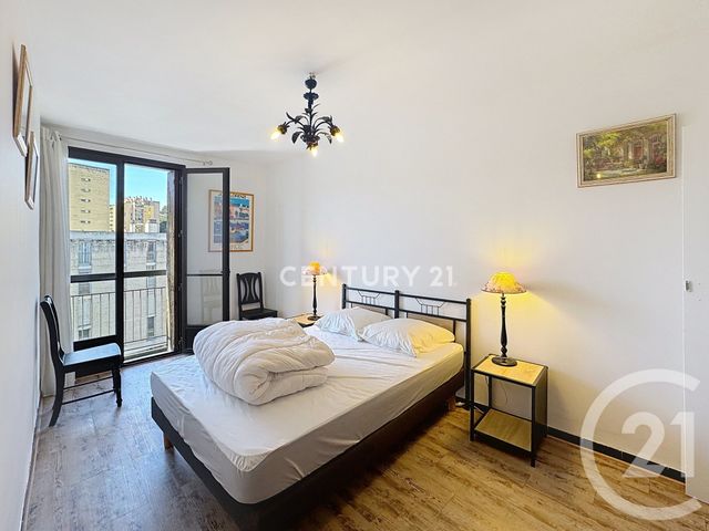 Appartement T3 à louer - 3 pièces - 70.7 m2 - AUBAGNE - 13 - PROVENCE-ALPES-COTE-D-AZUR - Century 21 Agence Beaumond