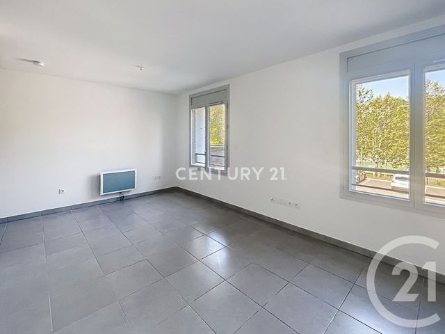 Appartement T1 à louer - 1 pièce - 30.35 m2 - PEYPIN - 13 - PROVENCE-ALPES-COTE-D-AZUR - Century 21 Agence Beaumond