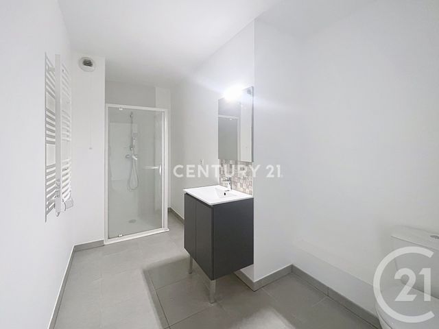 Appartement T1 à louer - 1 pièce - 30.35 m2 - PEYPIN - 13 - PROVENCE-ALPES-COTE-D-AZUR - Century 21 Agence Beaumond