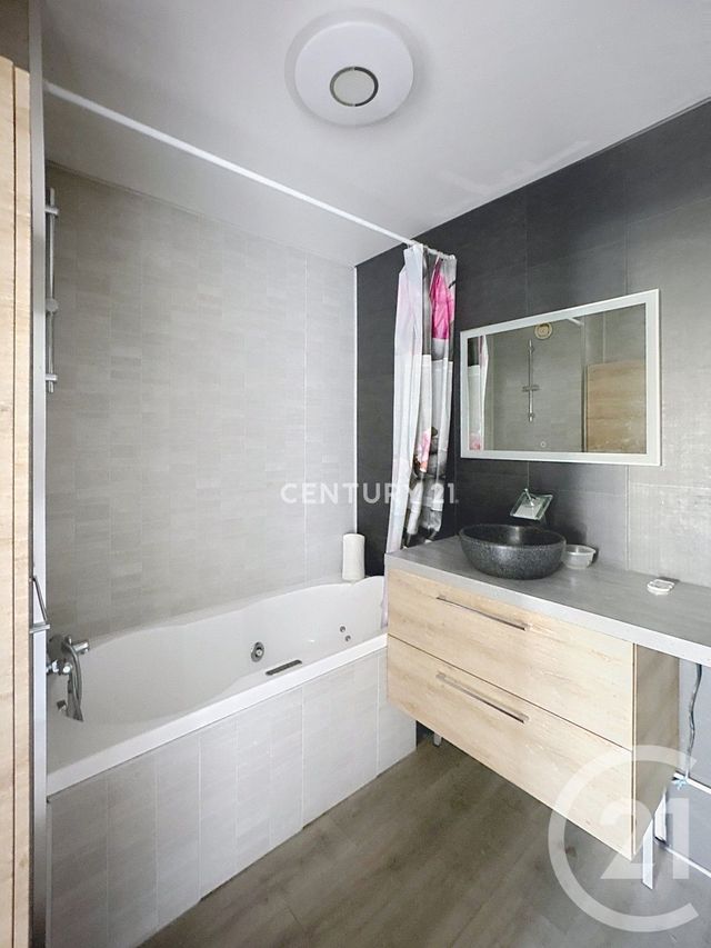 Appartement T2 à louer - 2 pièces - 38.11 m2 - AUBAGNE - 13 - PROVENCE-ALPES-COTE-D-AZUR - Century 21 Agence Beaumond