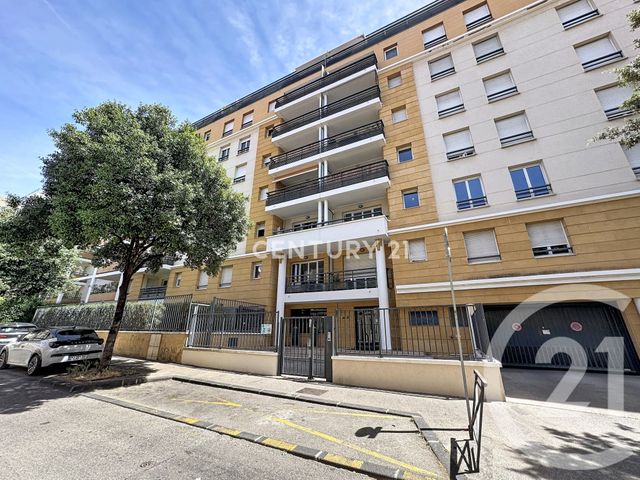 Appartement T3 à louer - 3 pièces - 60.92 m2 - MARSEILLE - 13008 - PROVENCE-ALPES-COTE-D-AZUR - Century 21 Agence Beaumond