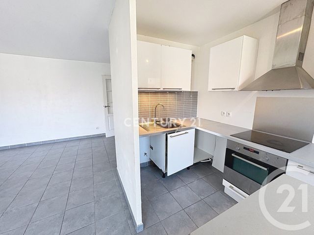 Appartement T3 à louer - 3 pièces - 60.92 m2 - MARSEILLE - 13008 - PROVENCE-ALPES-COTE-D-AZUR - Century 21 Agence Beaumond