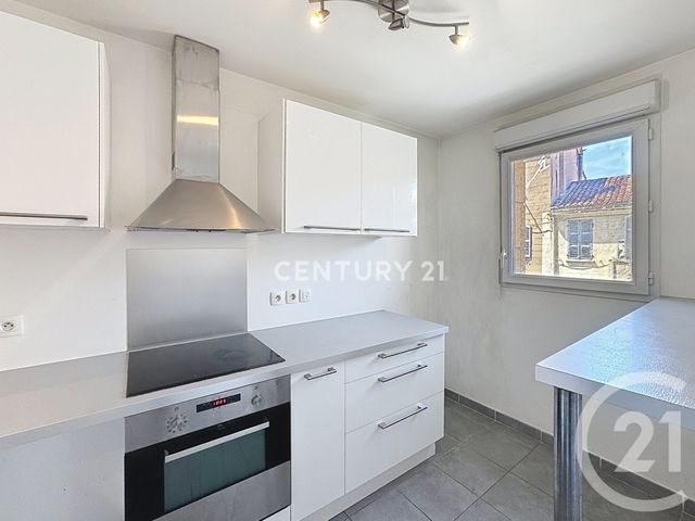 Appartement T3 à louer - 3 pièces - 60.92 m2 - MARSEILLE - 13008 - PROVENCE-ALPES-COTE-D-AZUR - Century 21 Agence Beaumond