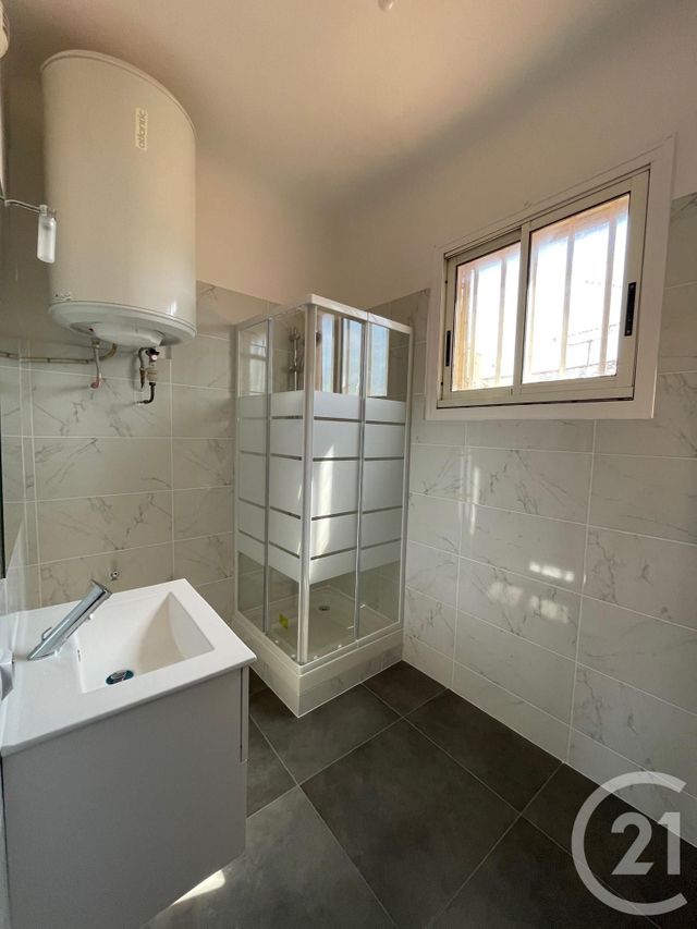 Appartement T3 à louer - 3 pièces - 52.38 m2 - AUBAGNE - 13 - PROVENCE-ALPES-COTE-D-AZUR - Century 21 Agence Beaumond