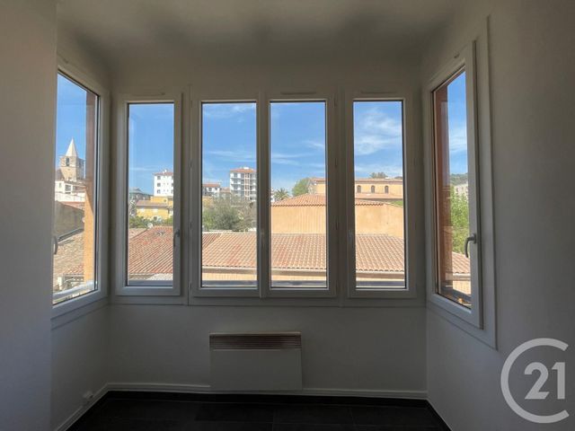 Appartement T3 à louer - 3 pièces - 52.38 m2 - AUBAGNE - 13 - PROVENCE-ALPES-COTE-D-AZUR - Century 21 Agence Beaumond