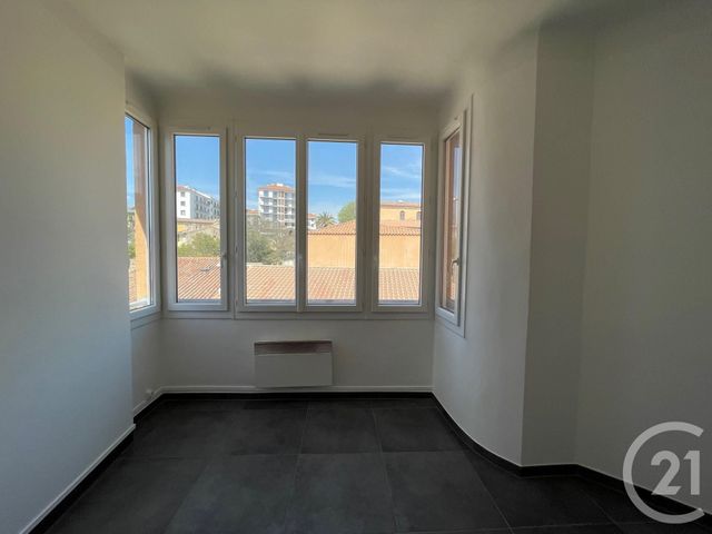 Appartement T3 à louer - 3 pièces - 52.38 m2 - AUBAGNE - 13 - PROVENCE-ALPES-COTE-D-AZUR - Century 21 Agence Beaumond