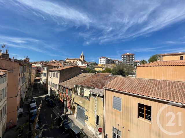 Appartement T3 à louer - 3 pièces - 52.38 m2 - AUBAGNE - 13 - PROVENCE-ALPES-COTE-D-AZUR - Century 21 Agence Beaumond
