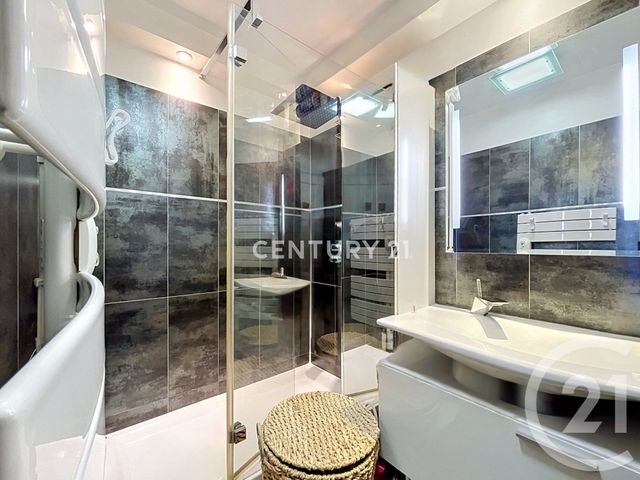 Appartement Studio à vendre - 1 pièce - 30.1 m2 - AUBAGNE - 13 - PROVENCE-ALPES-COTE-D-AZUR - Century 21 Agence Beaumond