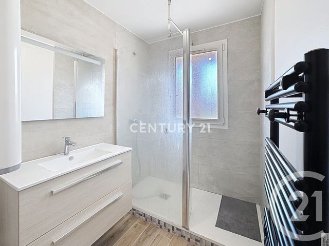 Appartement T3 à louer - 3 pièces - 59.27 m2 - AUBAGNE - 13 - PROVENCE-ALPES-COTE-D-AZUR - Century 21 Agence Beaumond