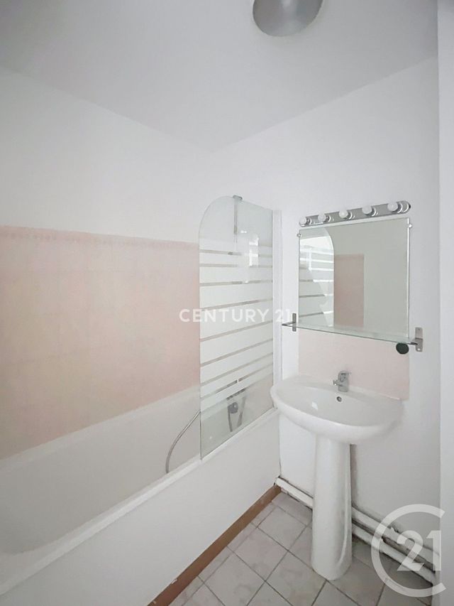 Appartement T2 à louer - 2 pièces - 48.8 m2 - AUBAGNE - 13 - PROVENCE-ALPES-COTE-D-AZUR - Century 21 Agence Beaumond