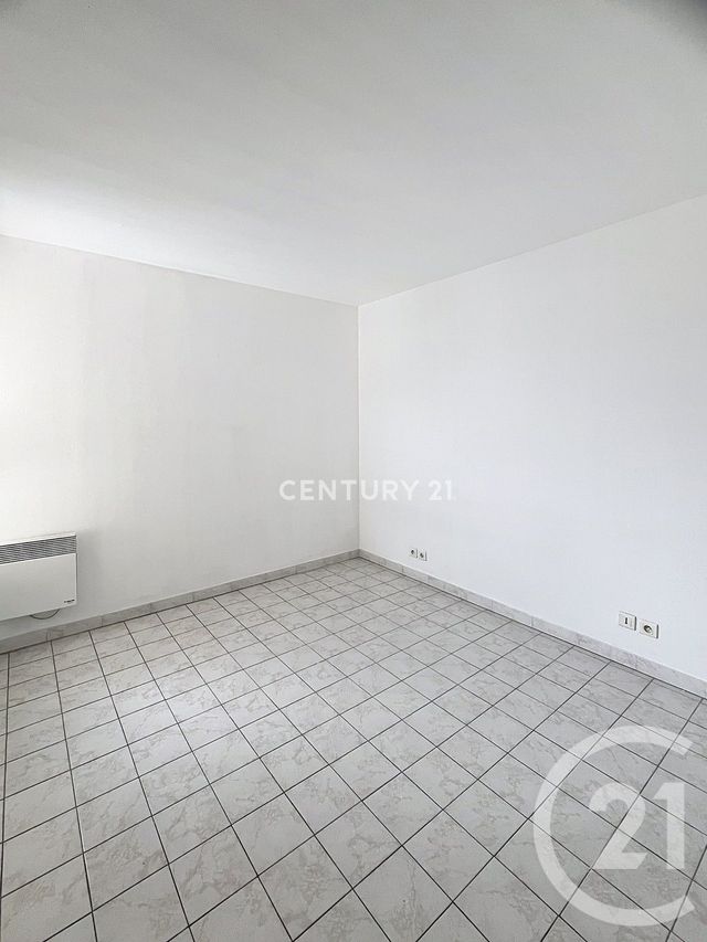 Appartement T2 à louer - 2 pièces - 48.8 m2 - AUBAGNE - 13 - PROVENCE-ALPES-COTE-D-AZUR - Century 21 Agence Beaumond