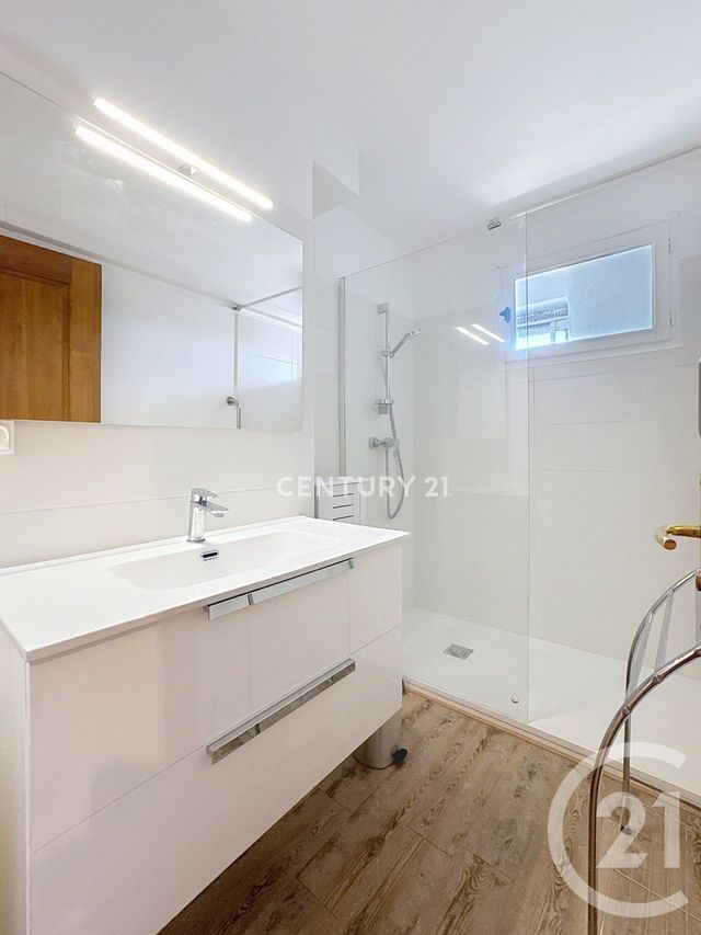 Appartement T3 à louer - 3 pièces - 70.7 m2 - AUBAGNE - 13 - PROVENCE-ALPES-COTE-D-AZUR - Century 21 Agence Beaumond