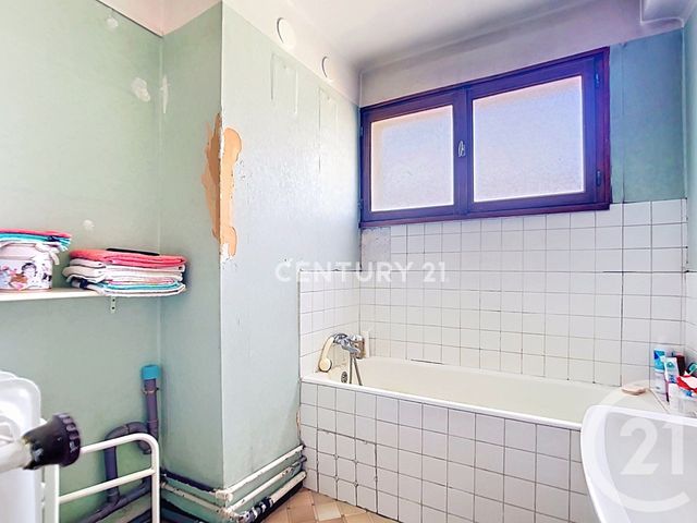 Appartement F3 à vendre - 3 pièces - 59.96 m2 - AUBAGNE - 13 - PROVENCE-ALPES-COTE-D-AZUR - Century 21 Agence Beaumond