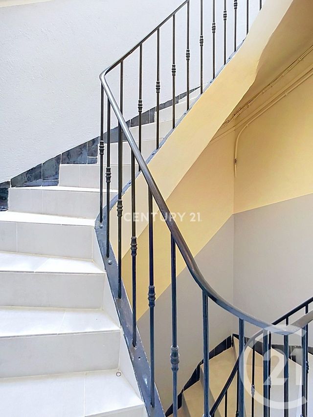 Appartement T2 à vendre - 2 pièces - 37.6 m2 - AUBAGNE - 13 - PROVENCE-ALPES-COTE-D-AZUR - Century 21 Agence Beaumond
