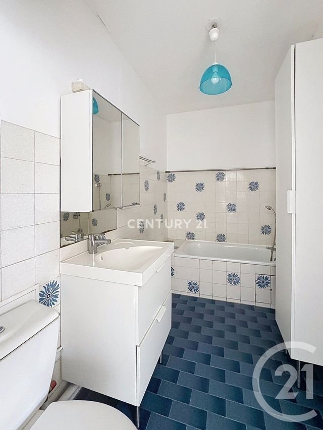 Appartement Studio à louer - 1 pièce - 27.53 m2 - AUBAGNE - 13 - PROVENCE-ALPES-COTE-D-AZUR - Century 21 Agence Beaumond